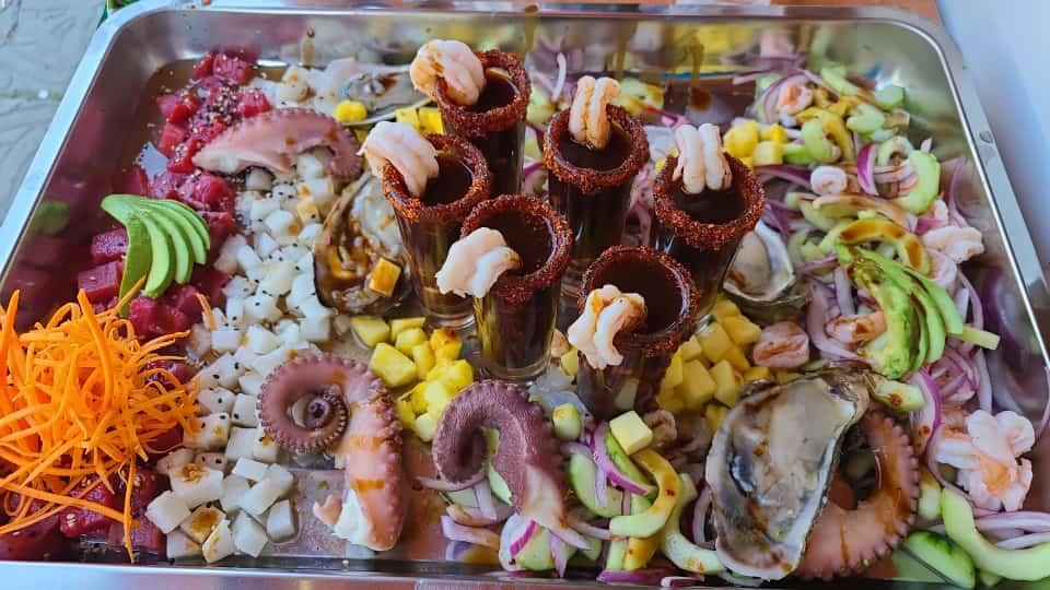 MARISCOS EL HURACAN image 3