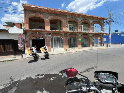 Pizzeria lobos pizza image 1