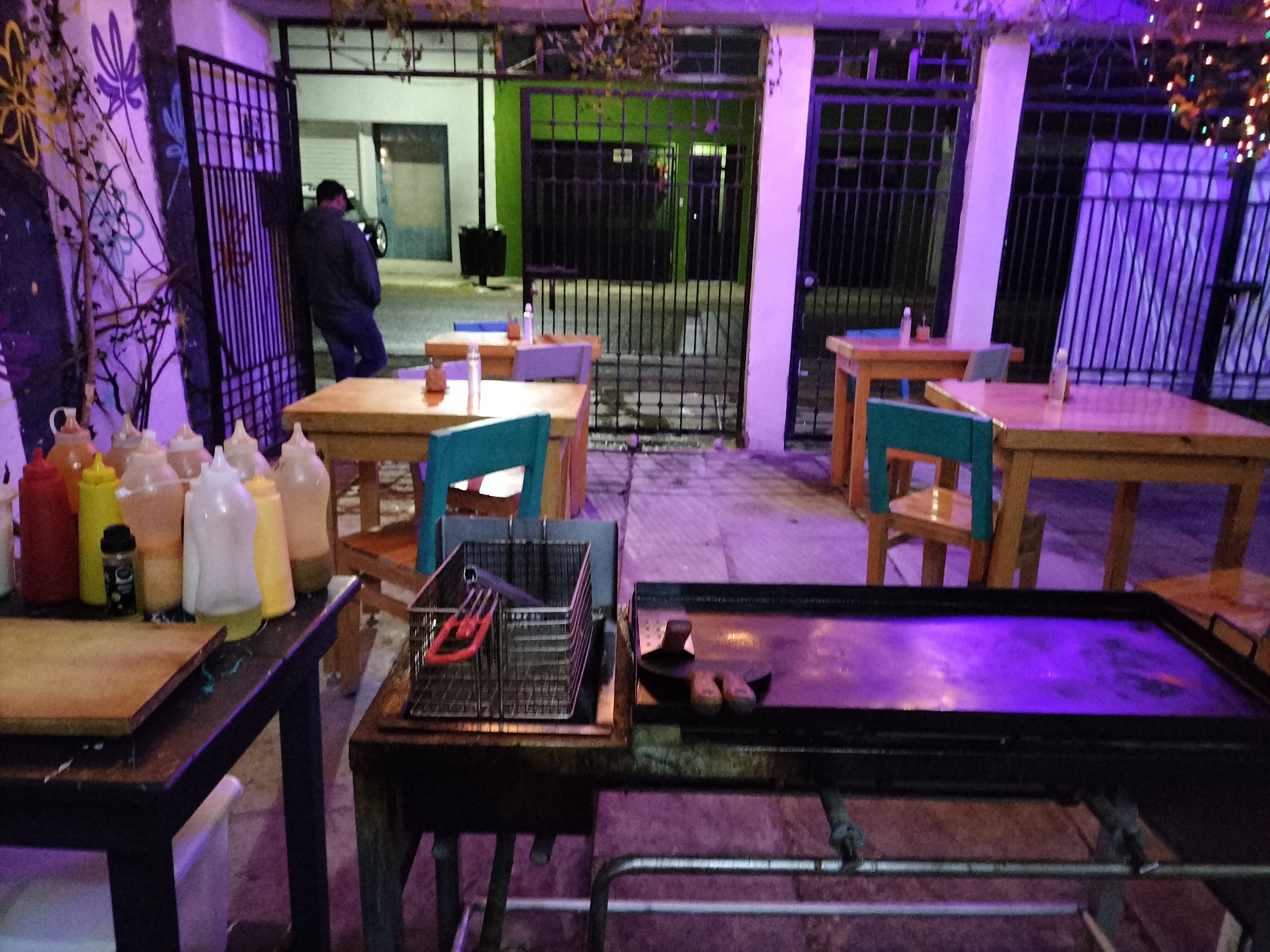 NERI'S BURGERS image 3