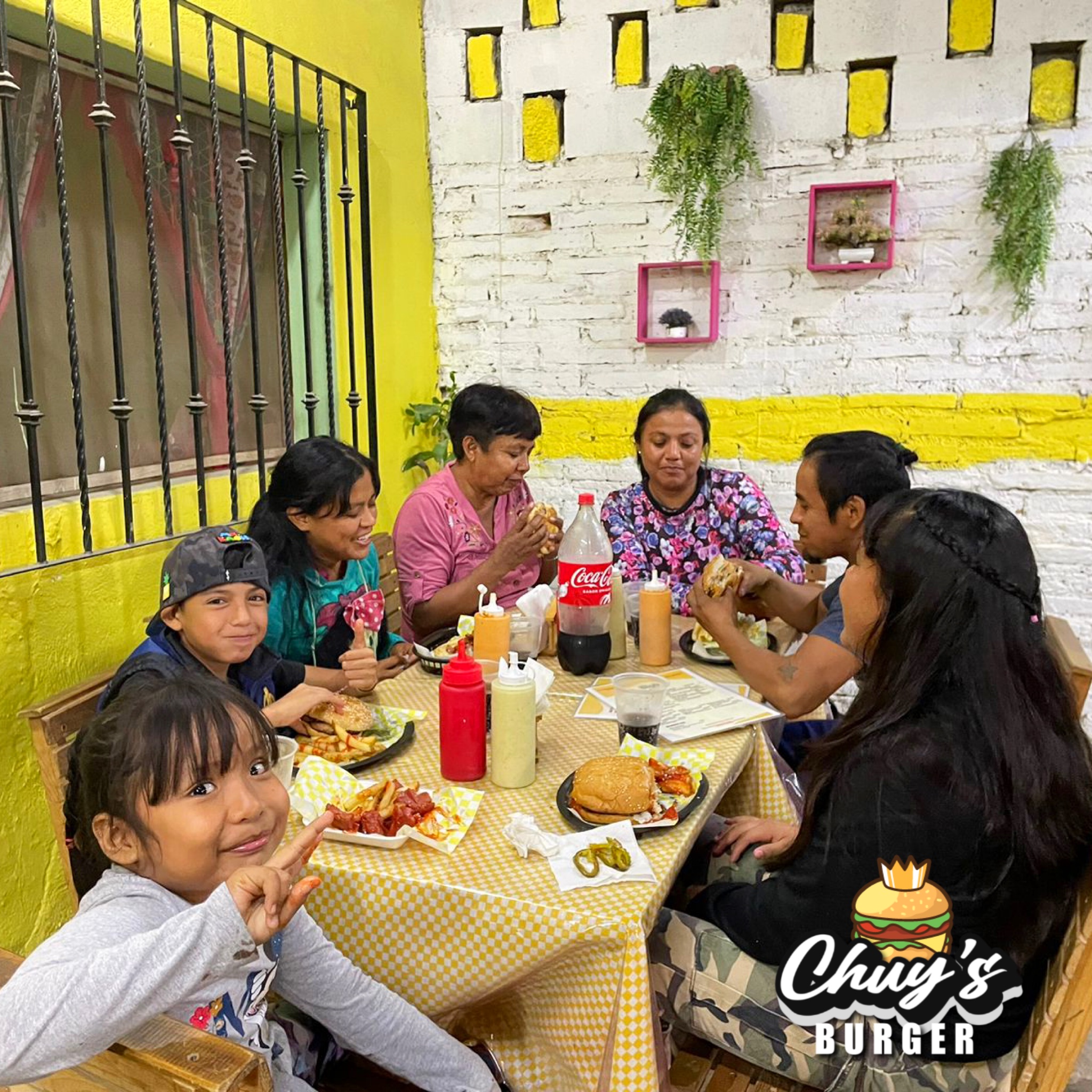 Chuy’s Burger image 1