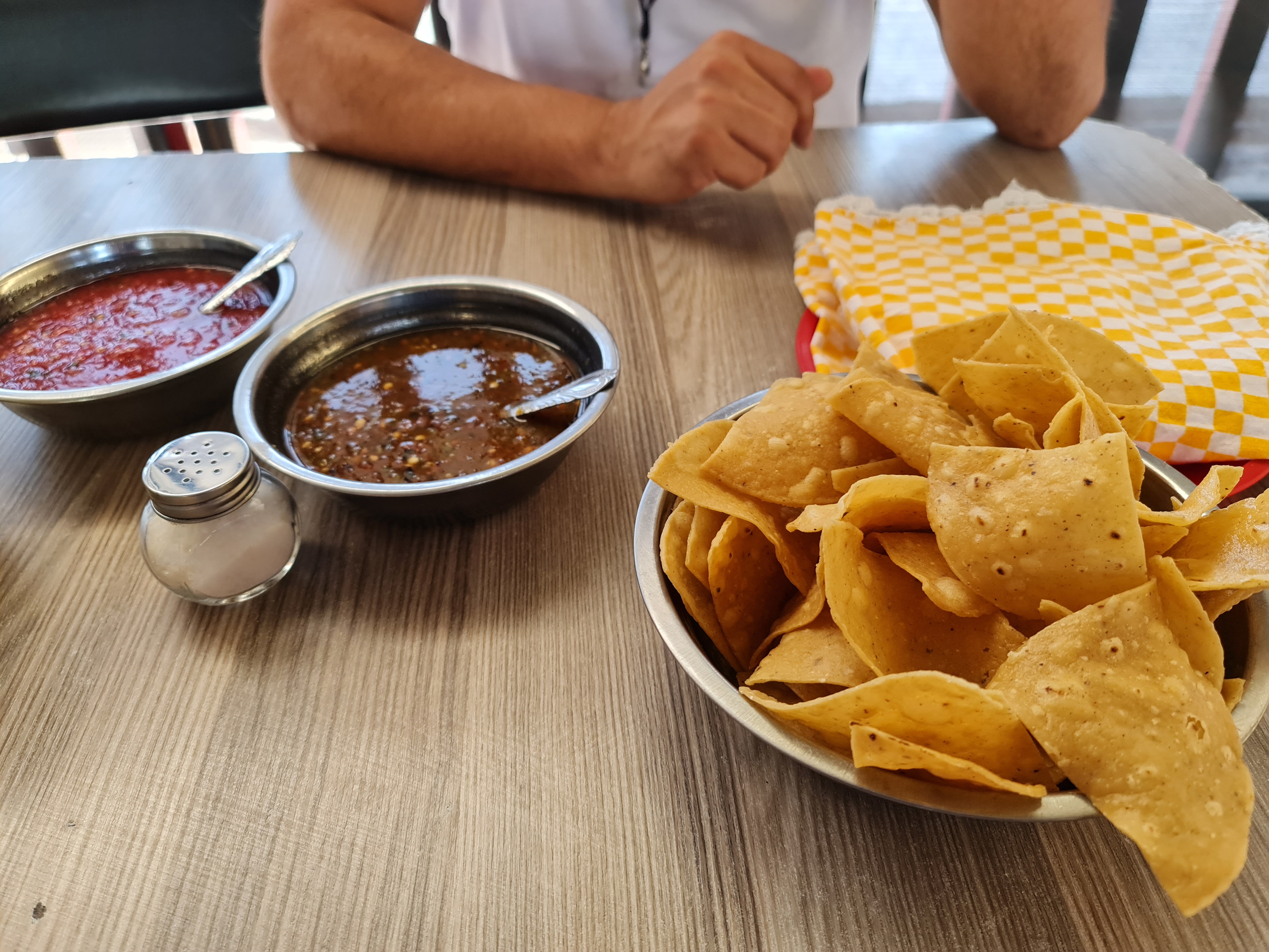 Su Majestad el Pollo image 1