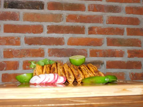 Doraditos de max " TACOS DE BIRRIA" image 3