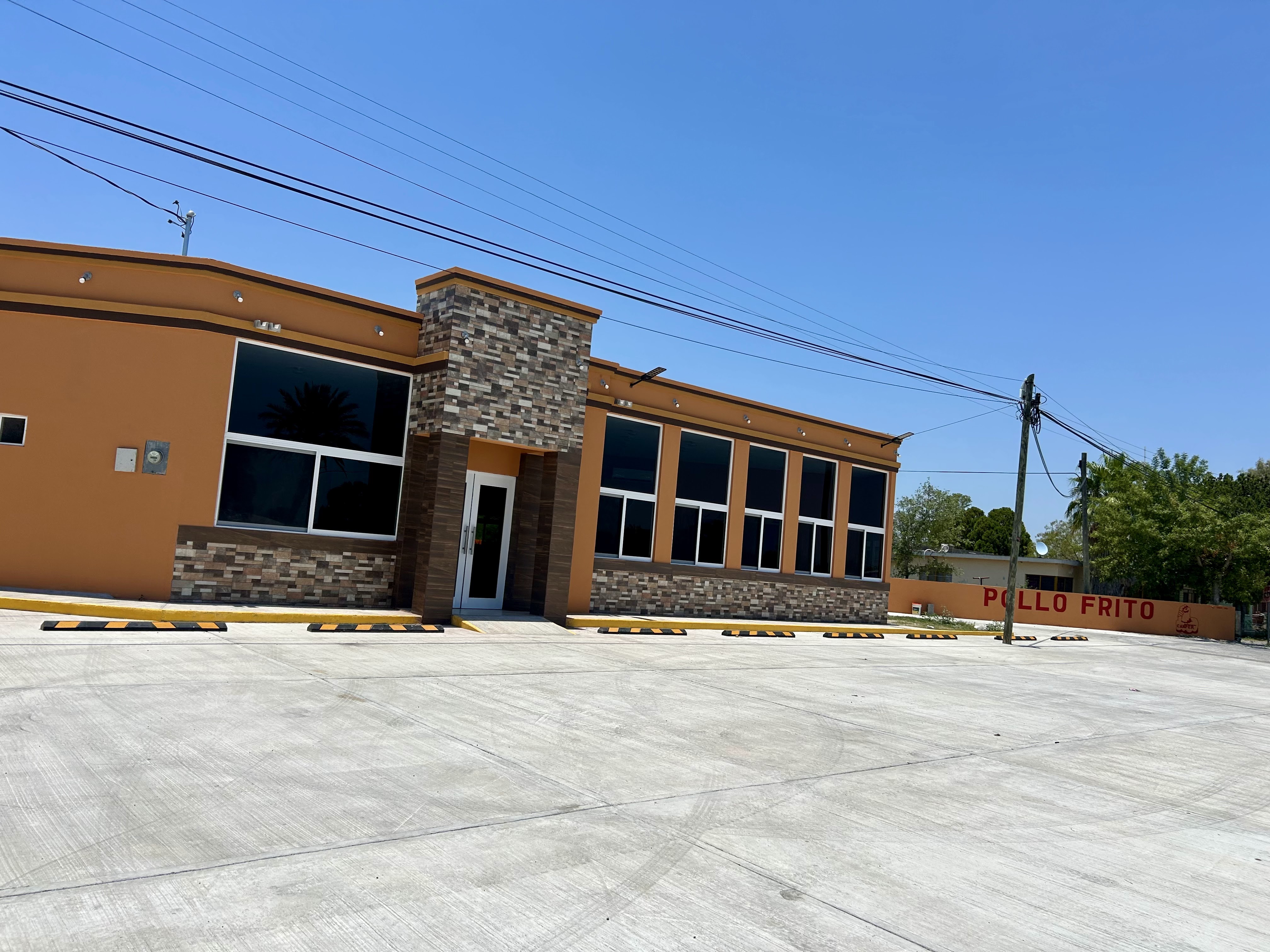 Pollo Frito CanPer image 2