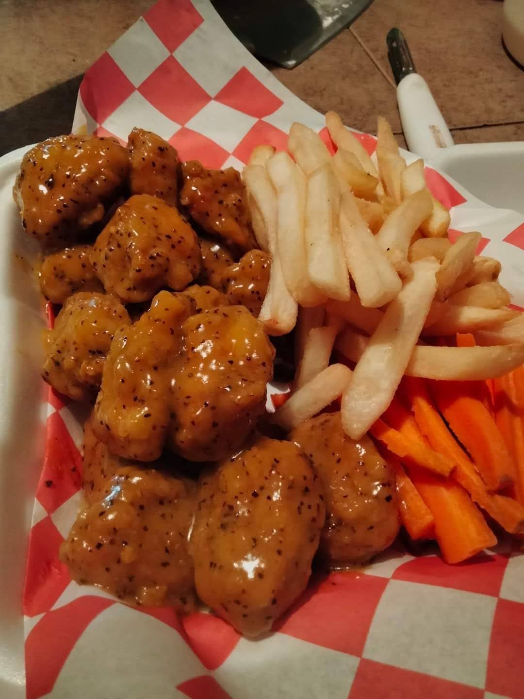 Garmor alitas & boneless image 1