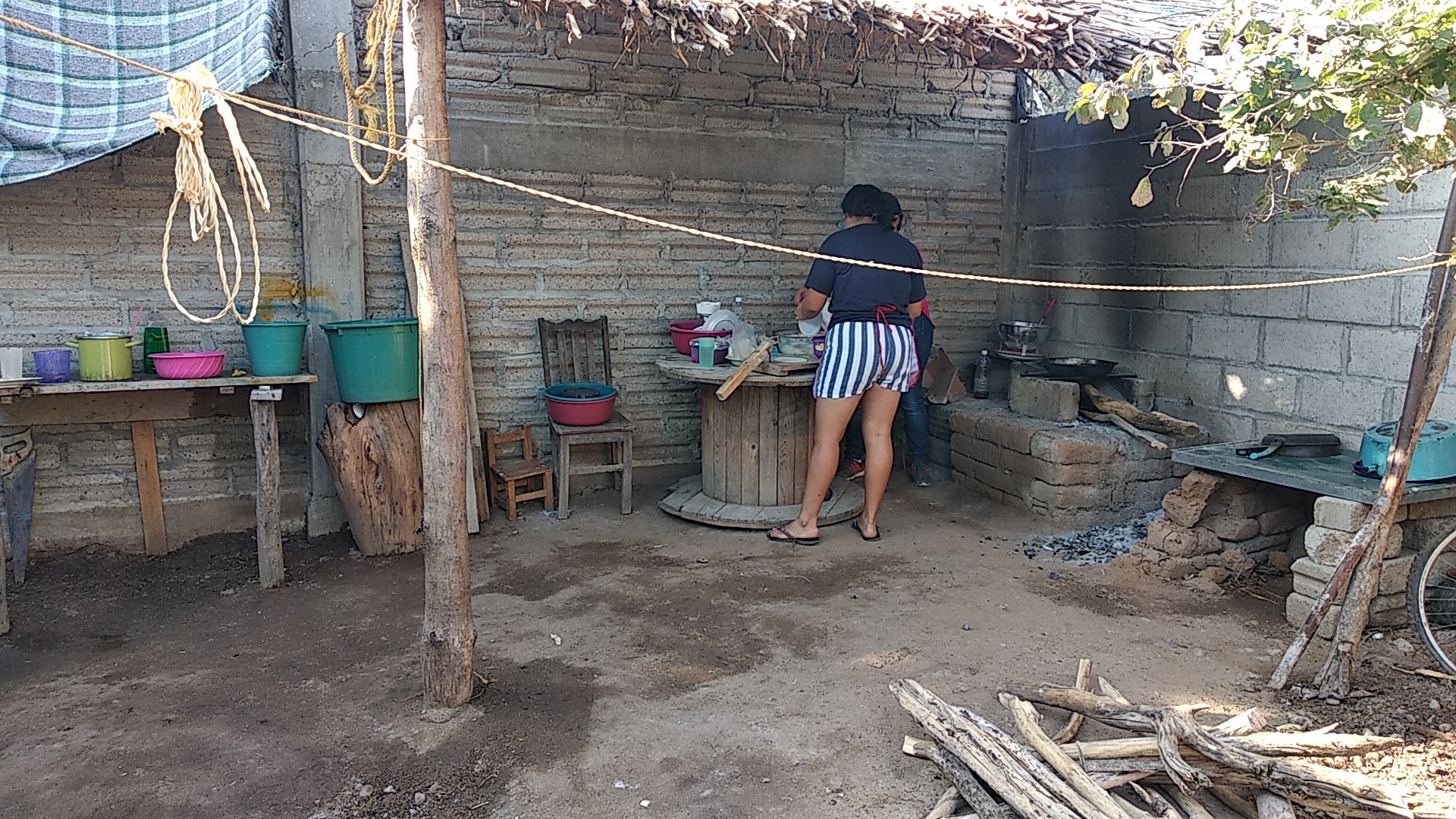 Comedor la la flor del Istmo image 3