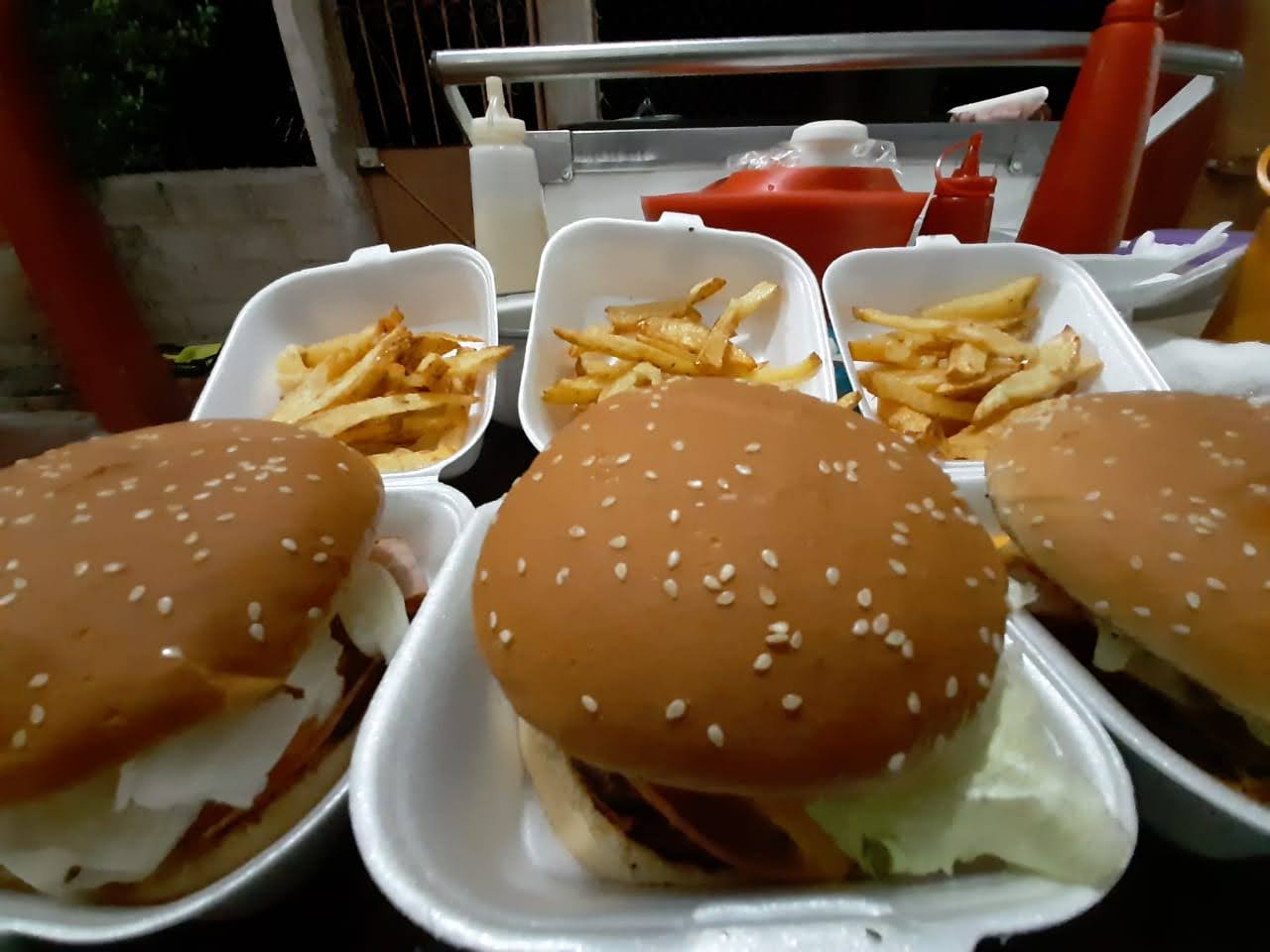 Hot dogs y Hamburguesas"Mario" image 1