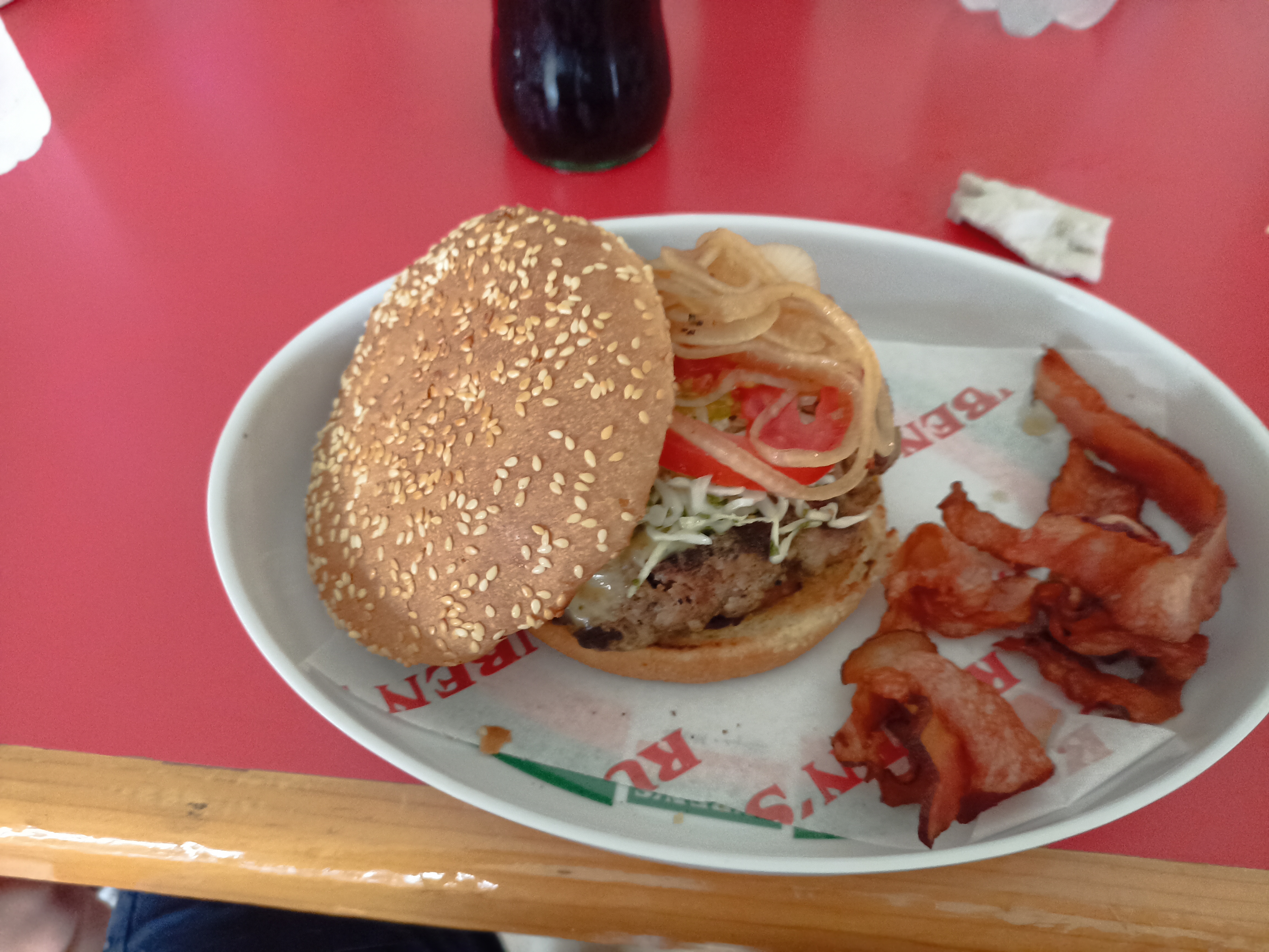 Rubens Hamburgers Ixtapa image 3