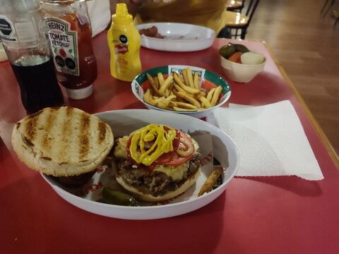 Rubens Hamburgers Ixtapa image 4