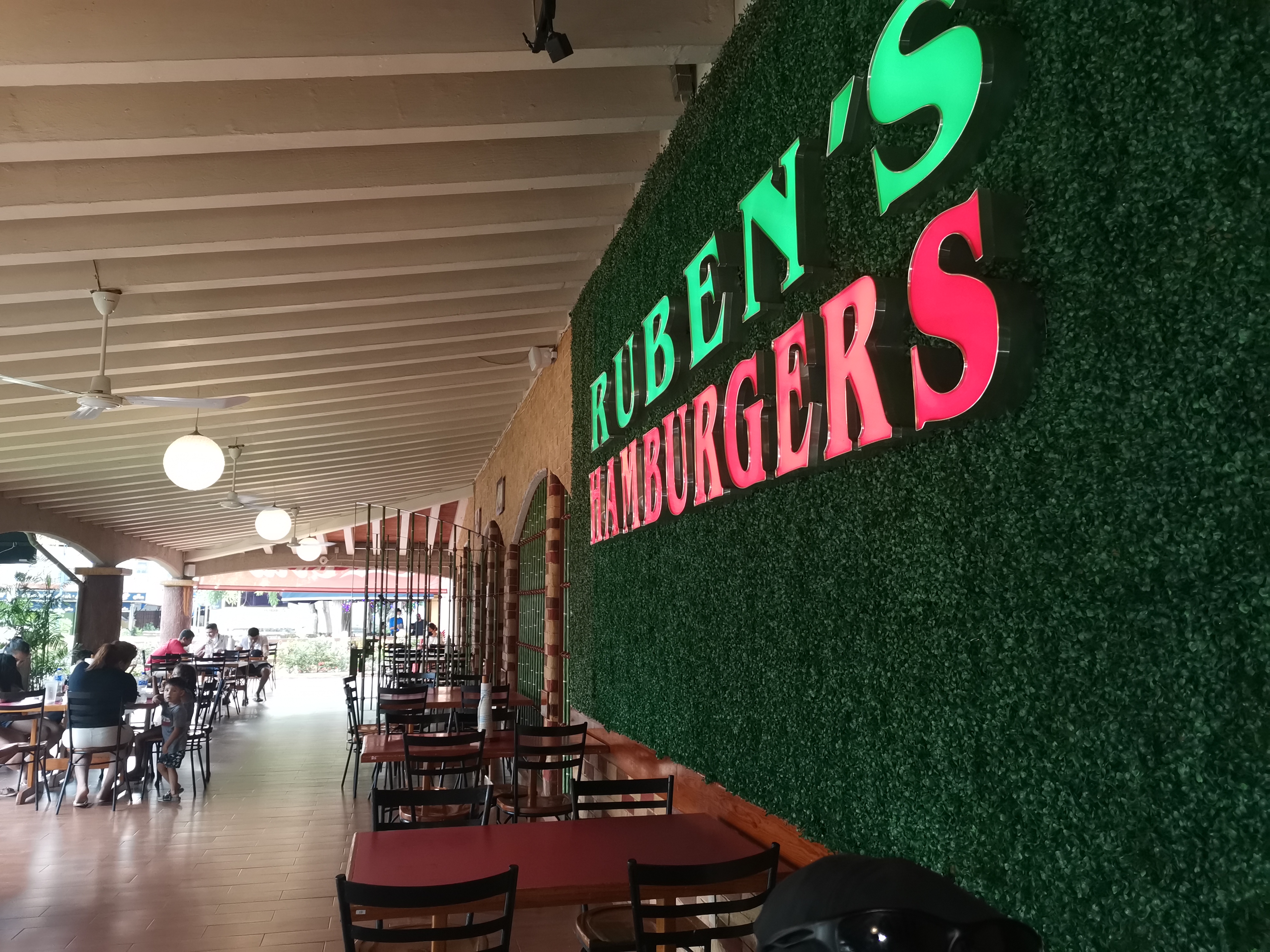 Rubens Hamburgers Ixtapa image 8