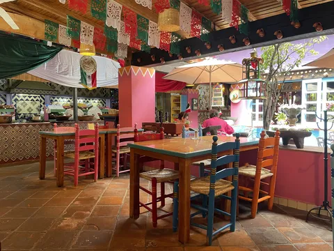 Los Colorines De Cuernavaca image 4