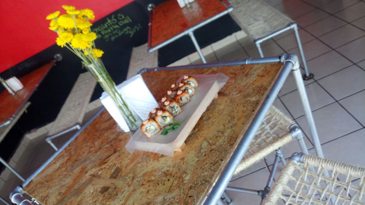 Raima roll sushi image 2