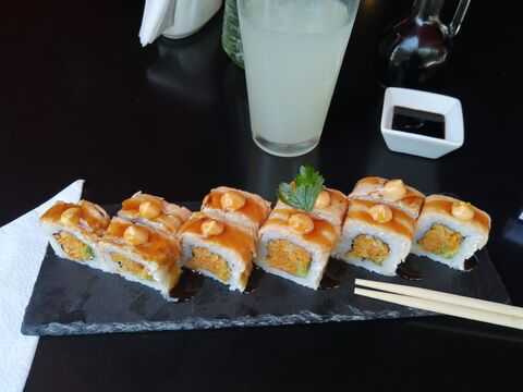Raima roll sushi image 5