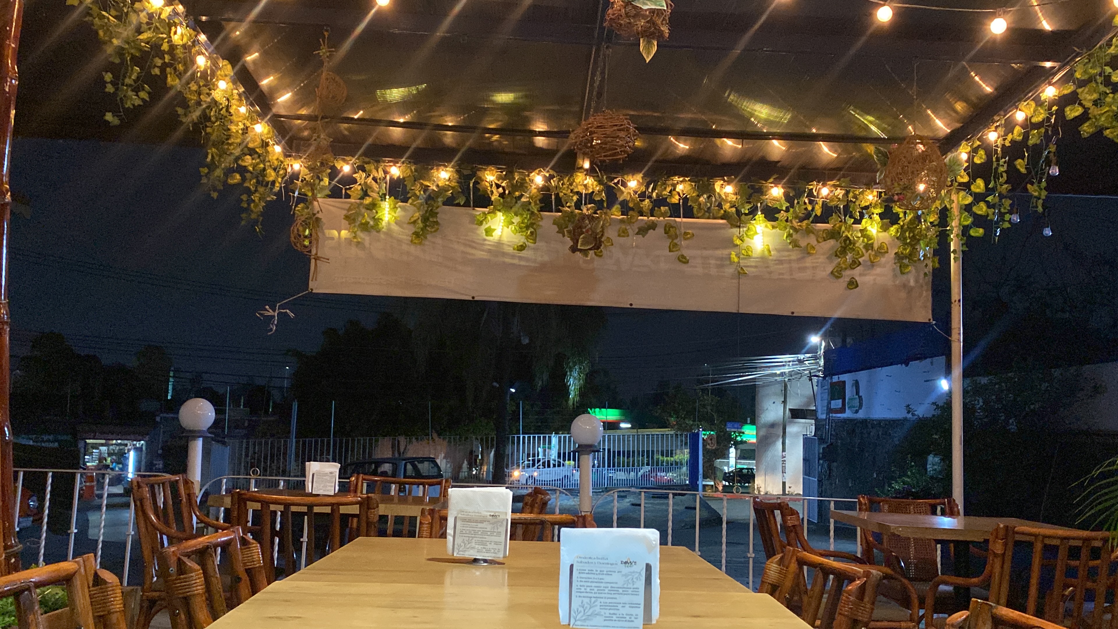 DAVO'S RESTAURANT image 3