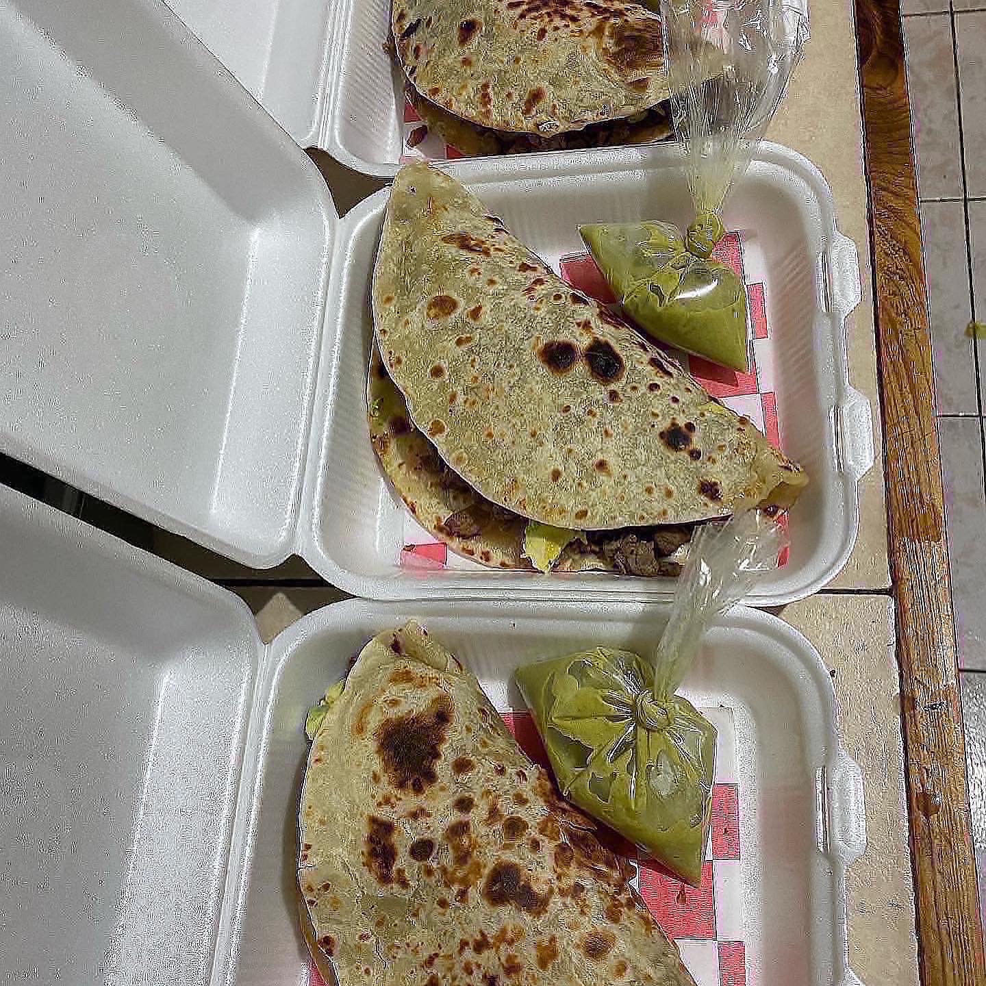 Hamburguesas y hot dogs el manito image 4