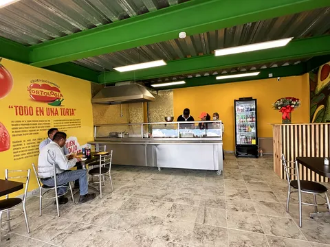 La Tortología image 3