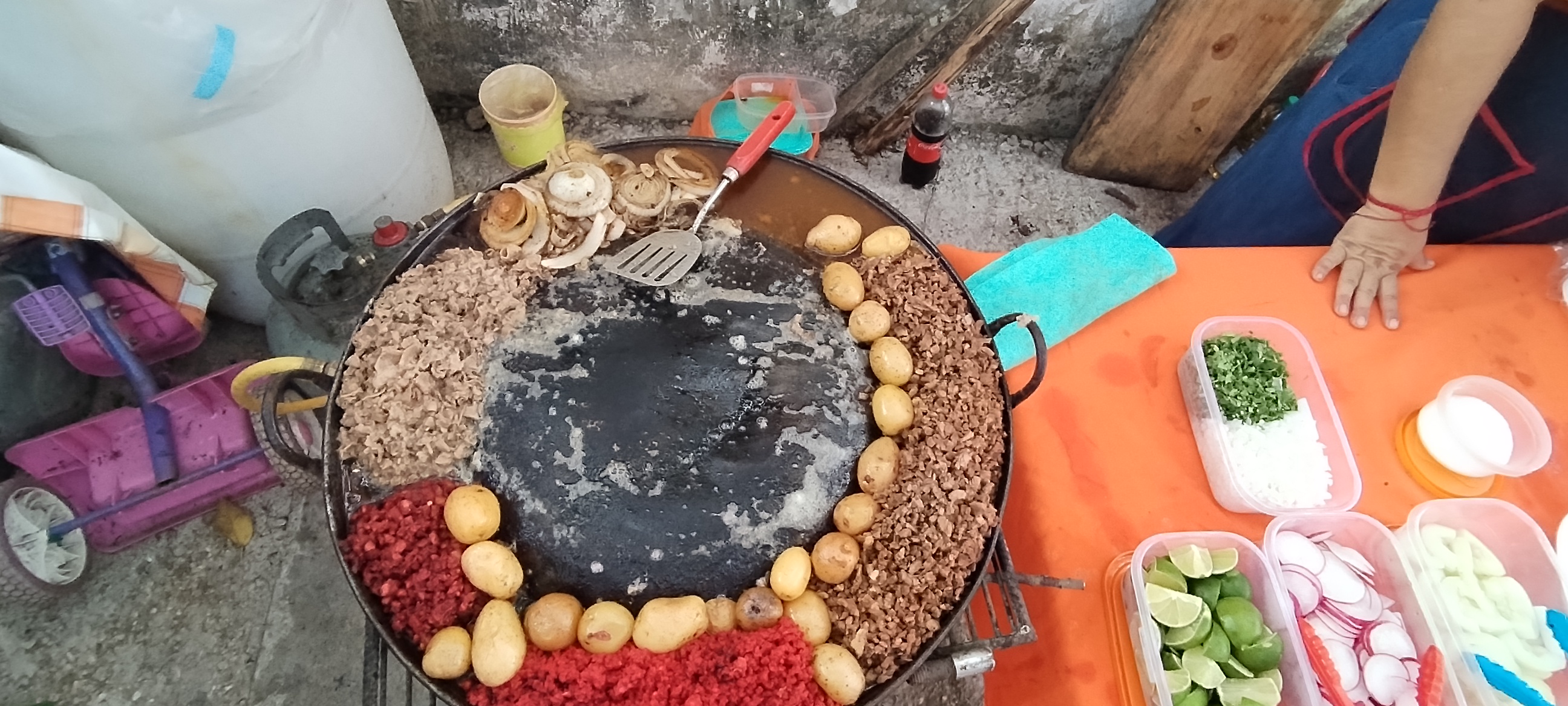 Taquería mi sazón image 2