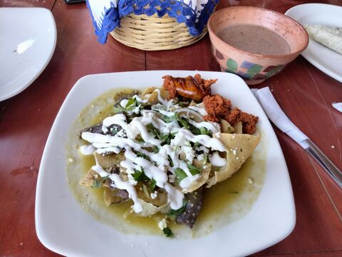 Los Robles image 2