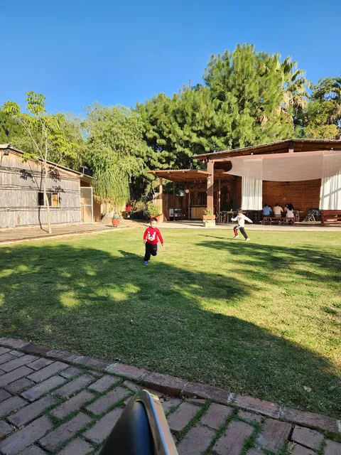Los Robles image 3