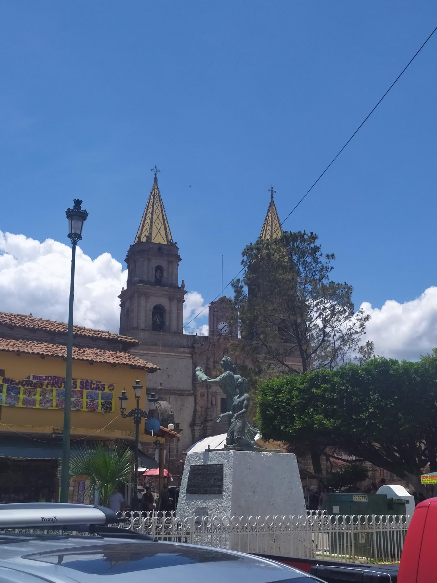 Birrieria El Famoso Zurdo image 6