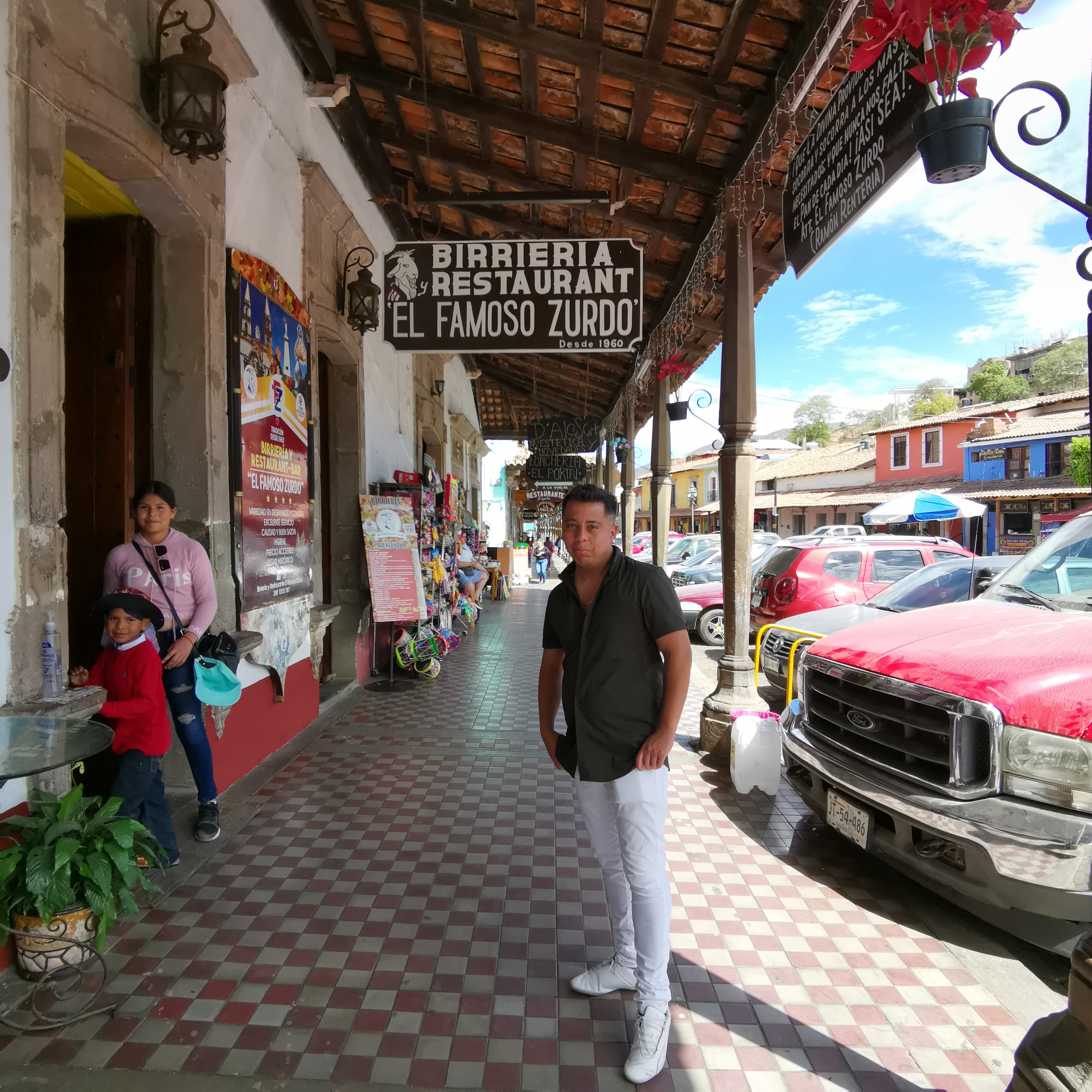 Birrieria El Famoso Zurdo image 8