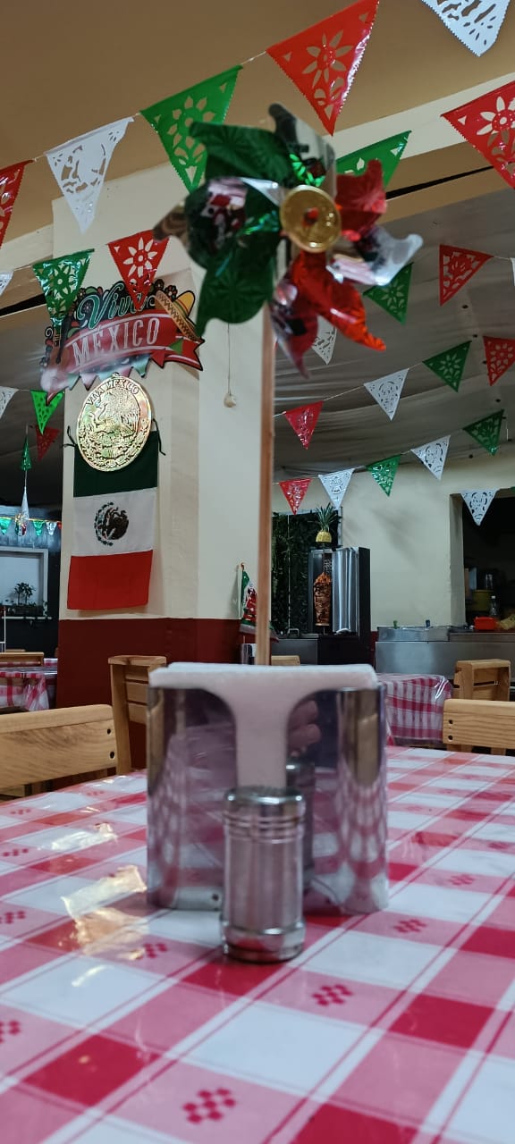 Taquería de con Luis 2 image 9