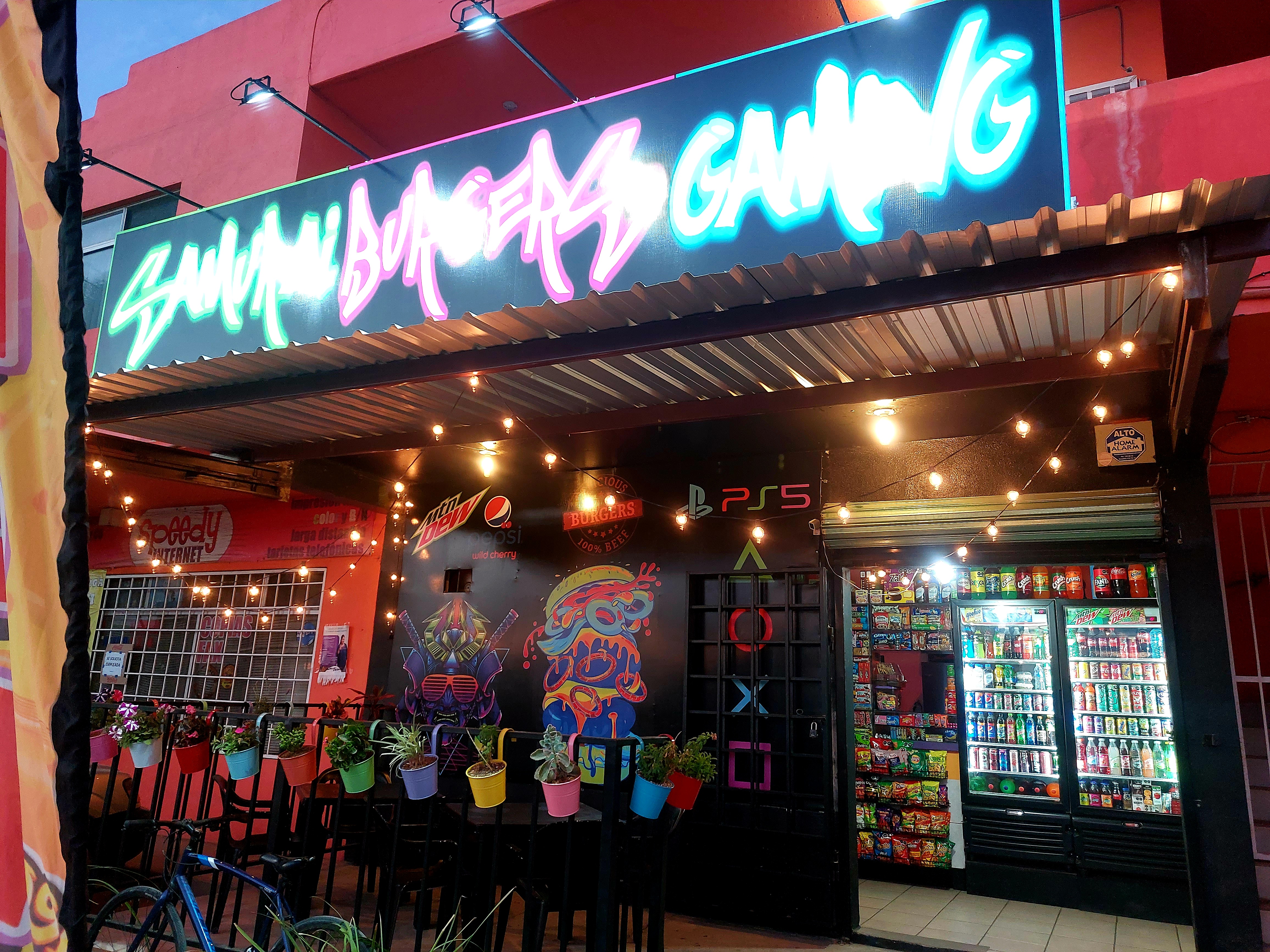 Samurai Burgers & Gaming image 1