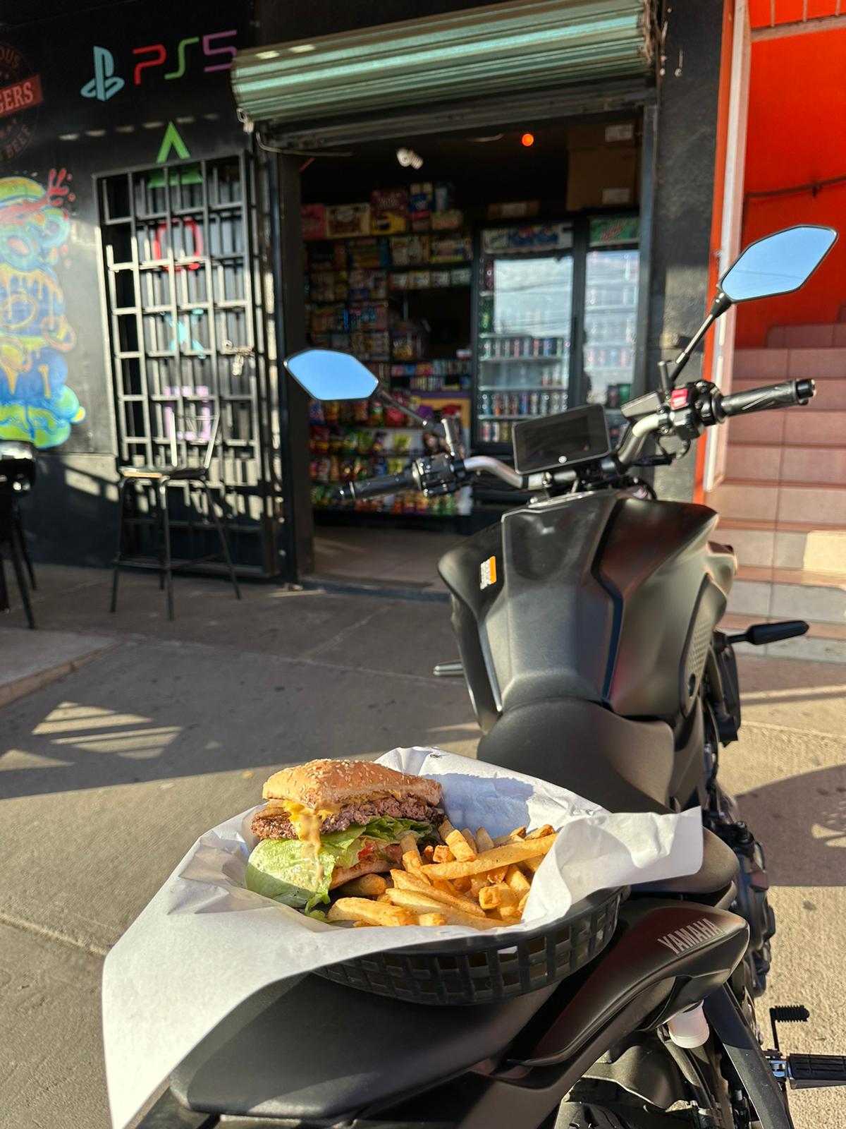 Samurai Burgers & Gaming image 7