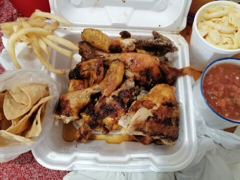 POLLOS ASADOS EL MANA image 1