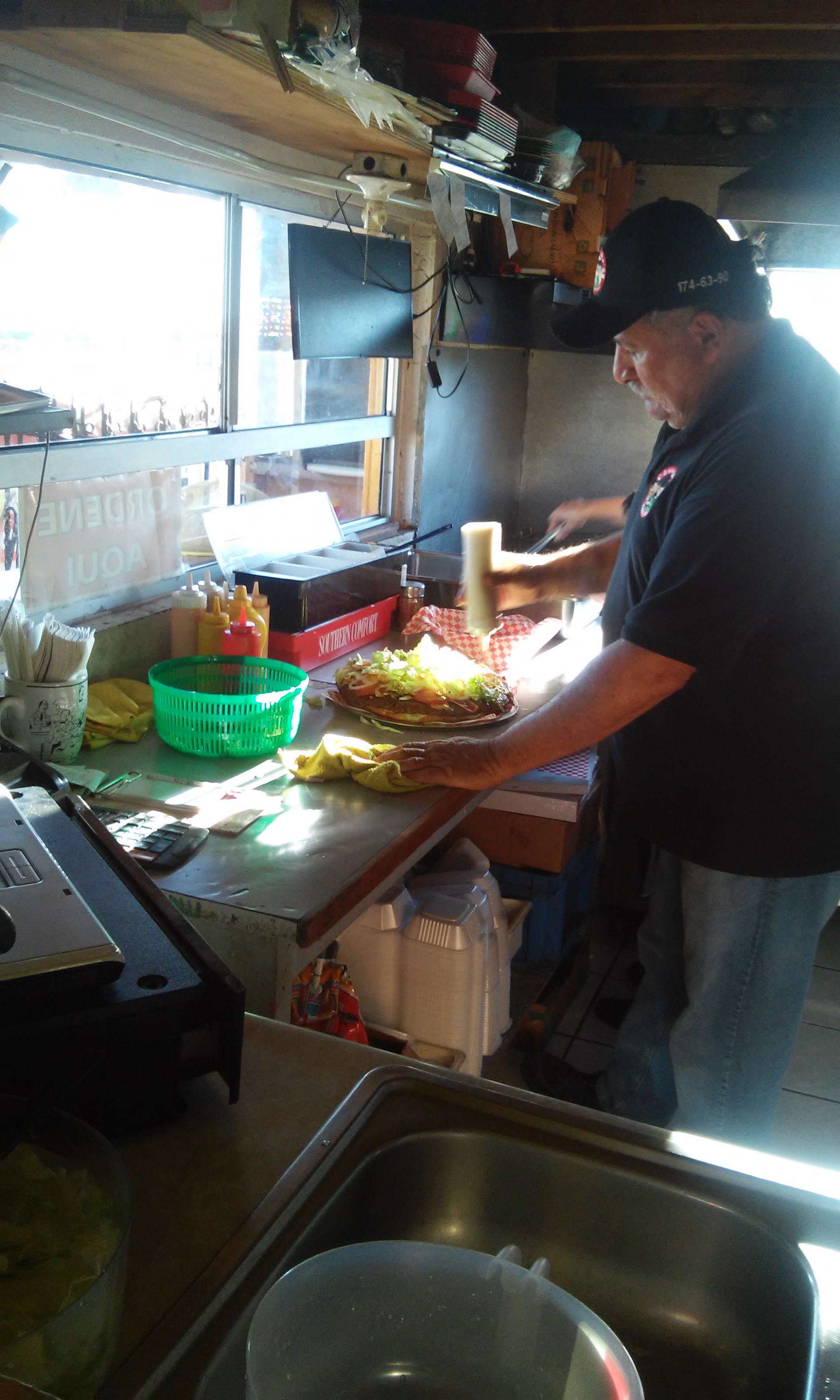 Chencho's Burger image 6