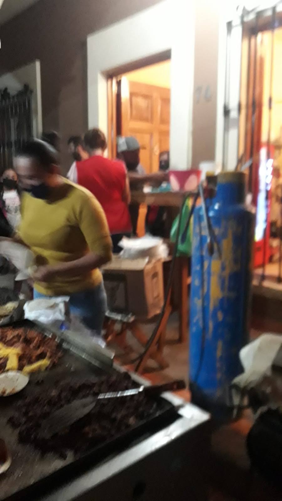 Taqueria los güeros image 1