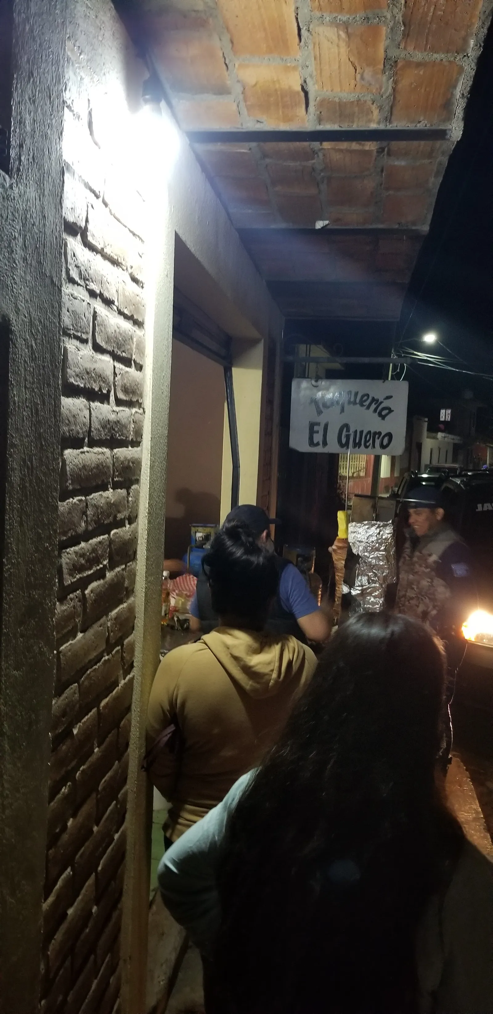 Taqueria los güeros image 5