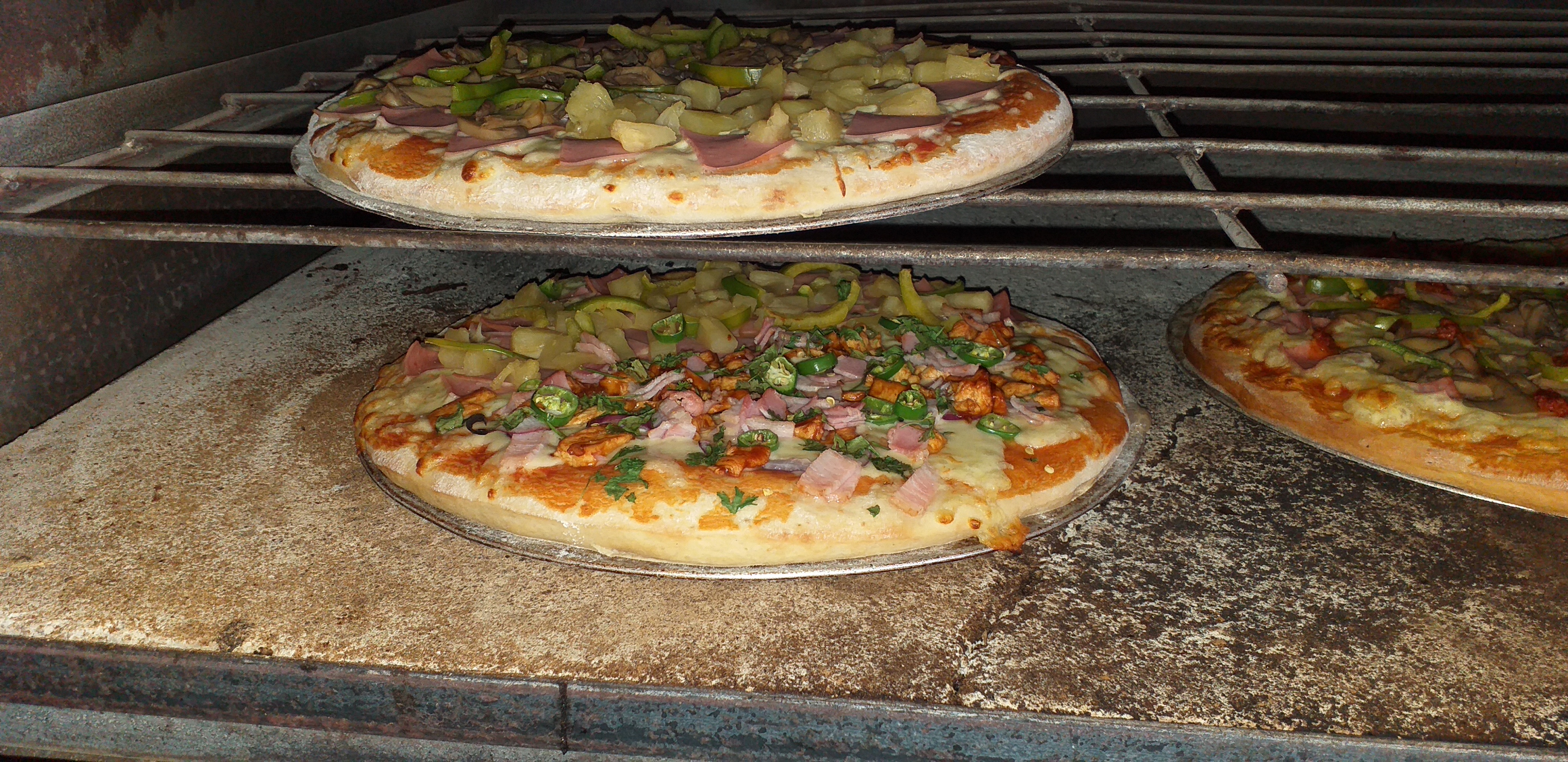 Boty`s Pizza image 5