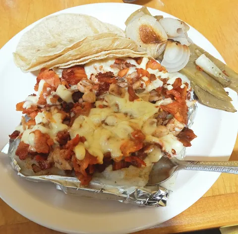 TAQUERIA MIL ISLAS image 2