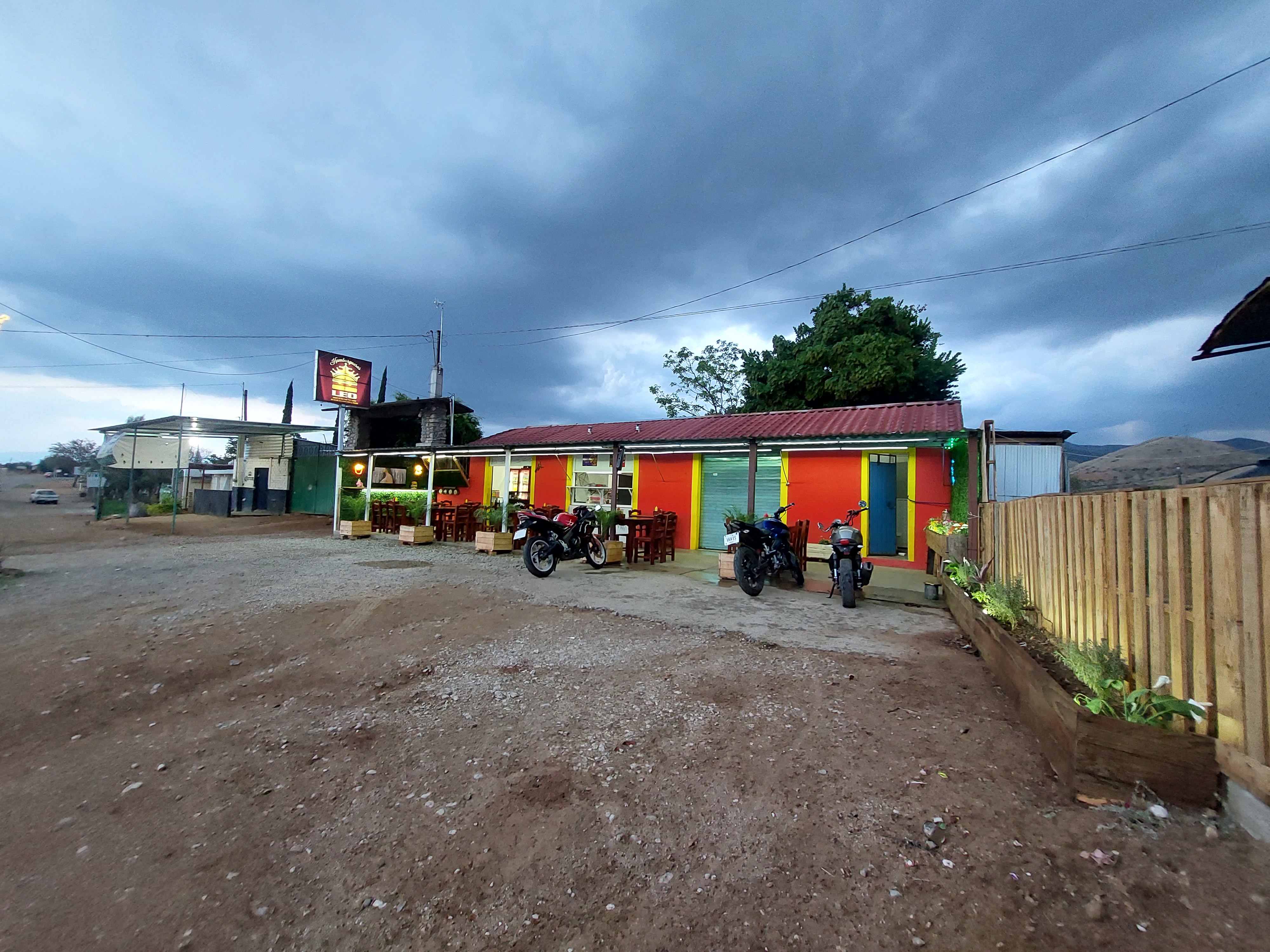 Hamburguesas Leo image 3