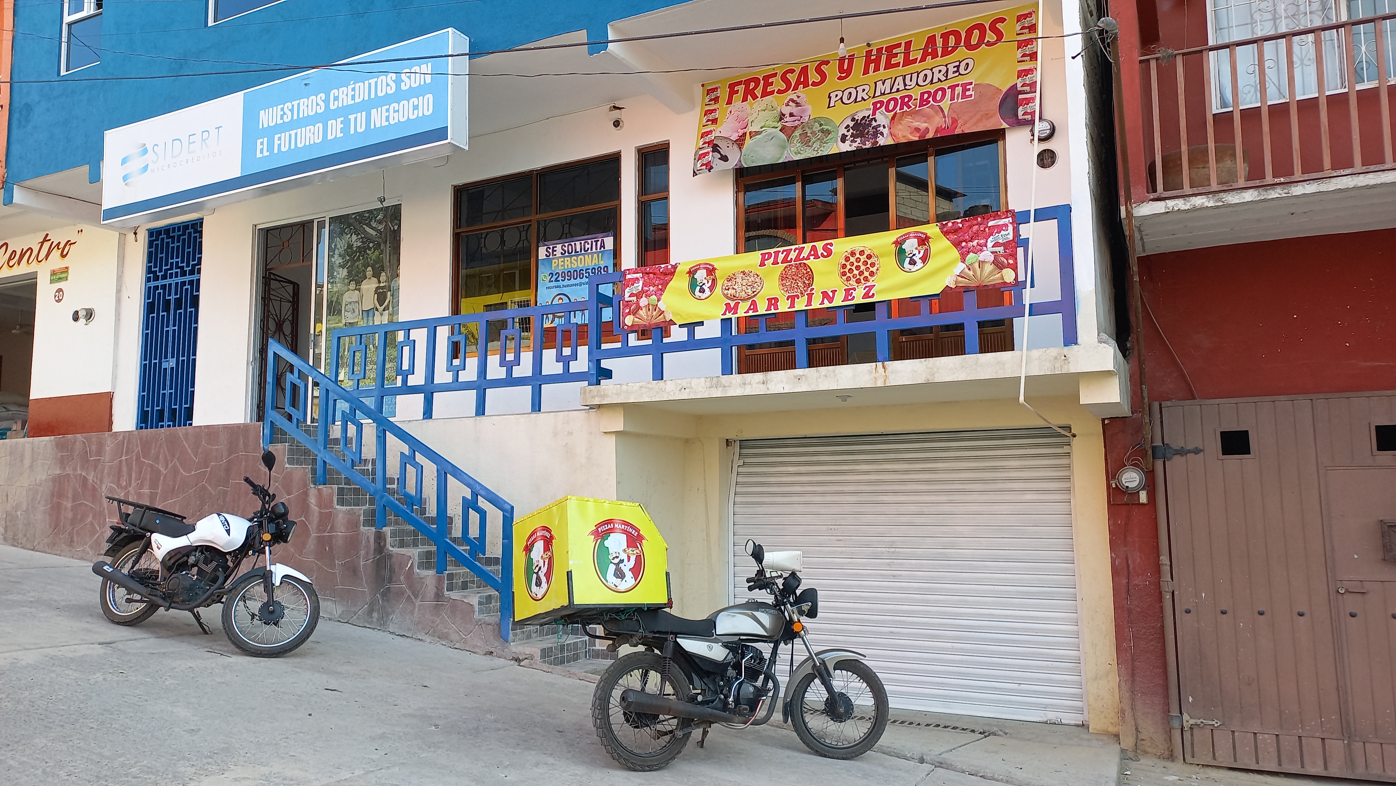 Pizzas Martinez image 1