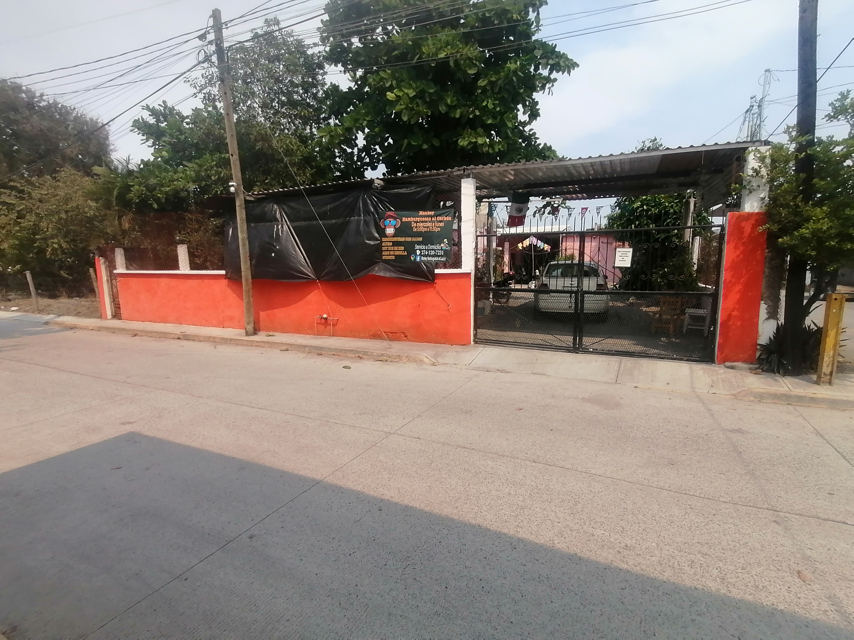 Monkey Hamburguesas al Carbón image 10