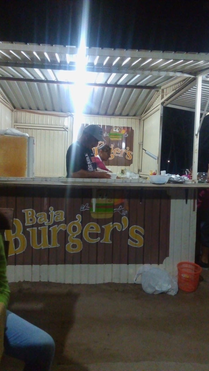 Hot Dogs y Hamburguesas El Chavo image 3