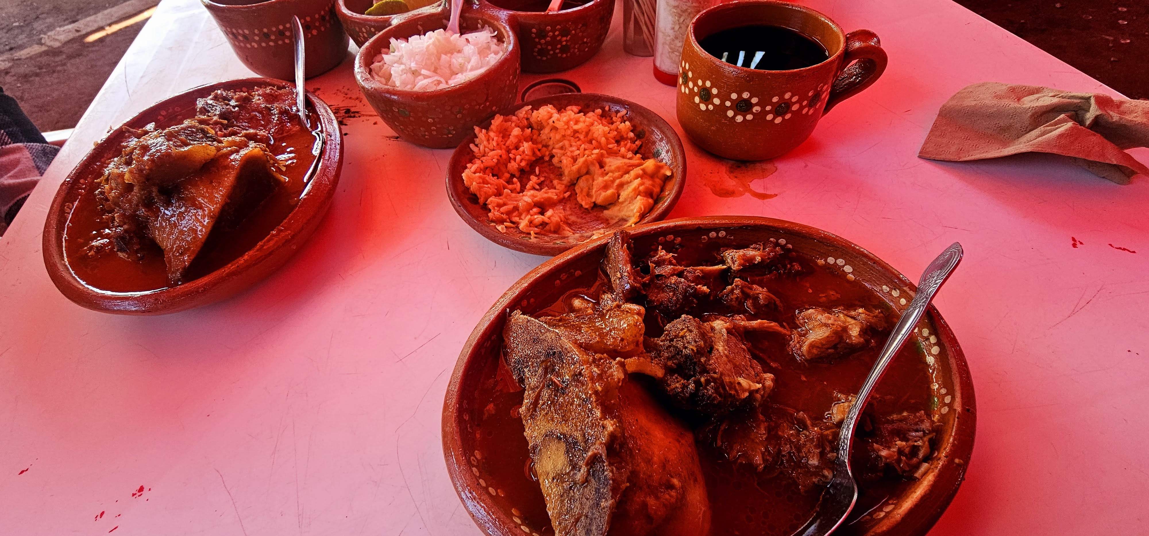 Birrieria El Crucero image 2