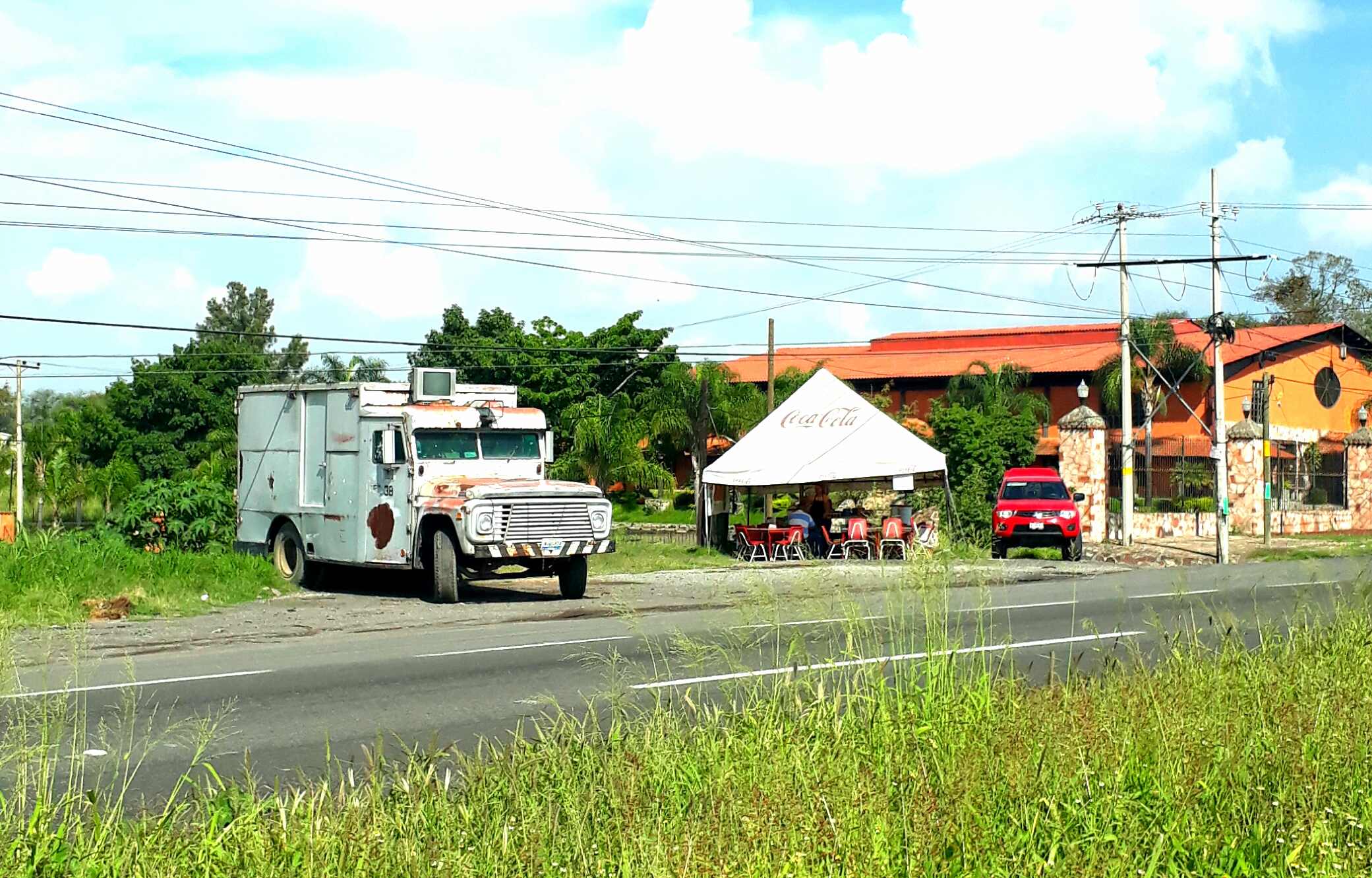 El Chiludo Tortas Ahogadas & Tacos Dorados image 5
