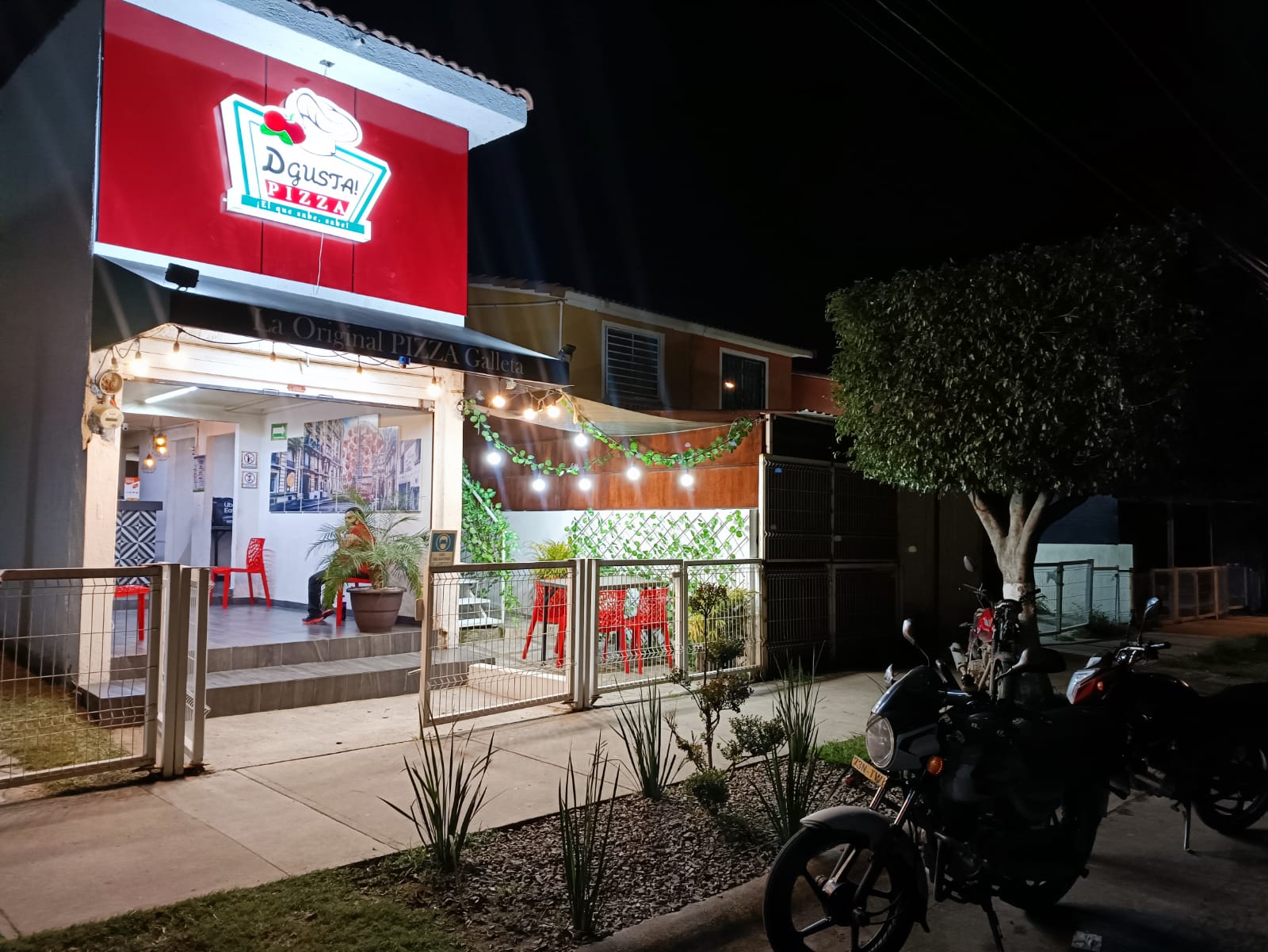 D'Gusta Pizza Agaves image 1