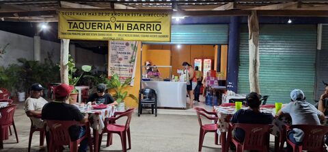 Taquería Mi Barrio Serrano image 1