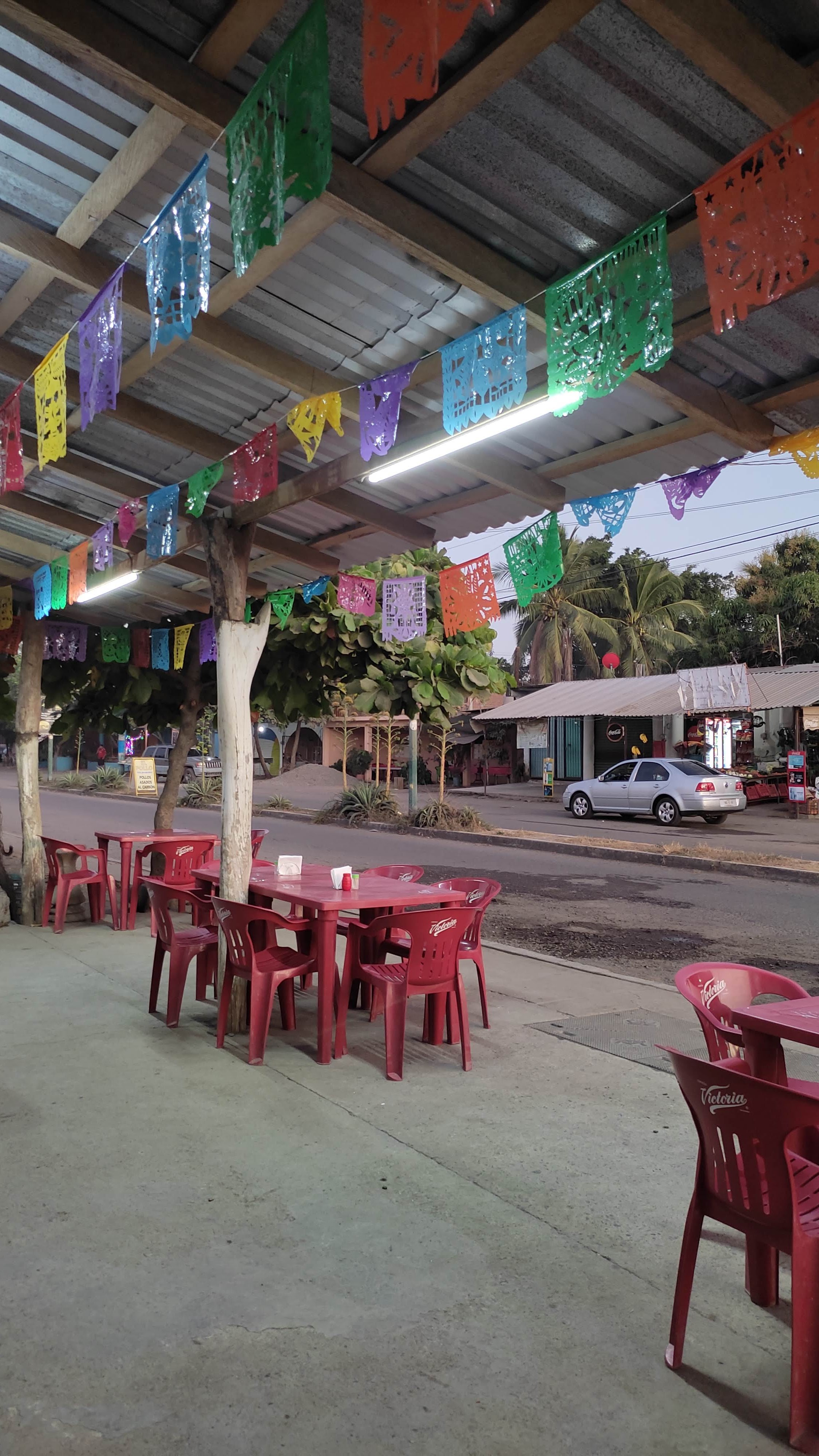 Taquería Mi Barrio Serrano image 3