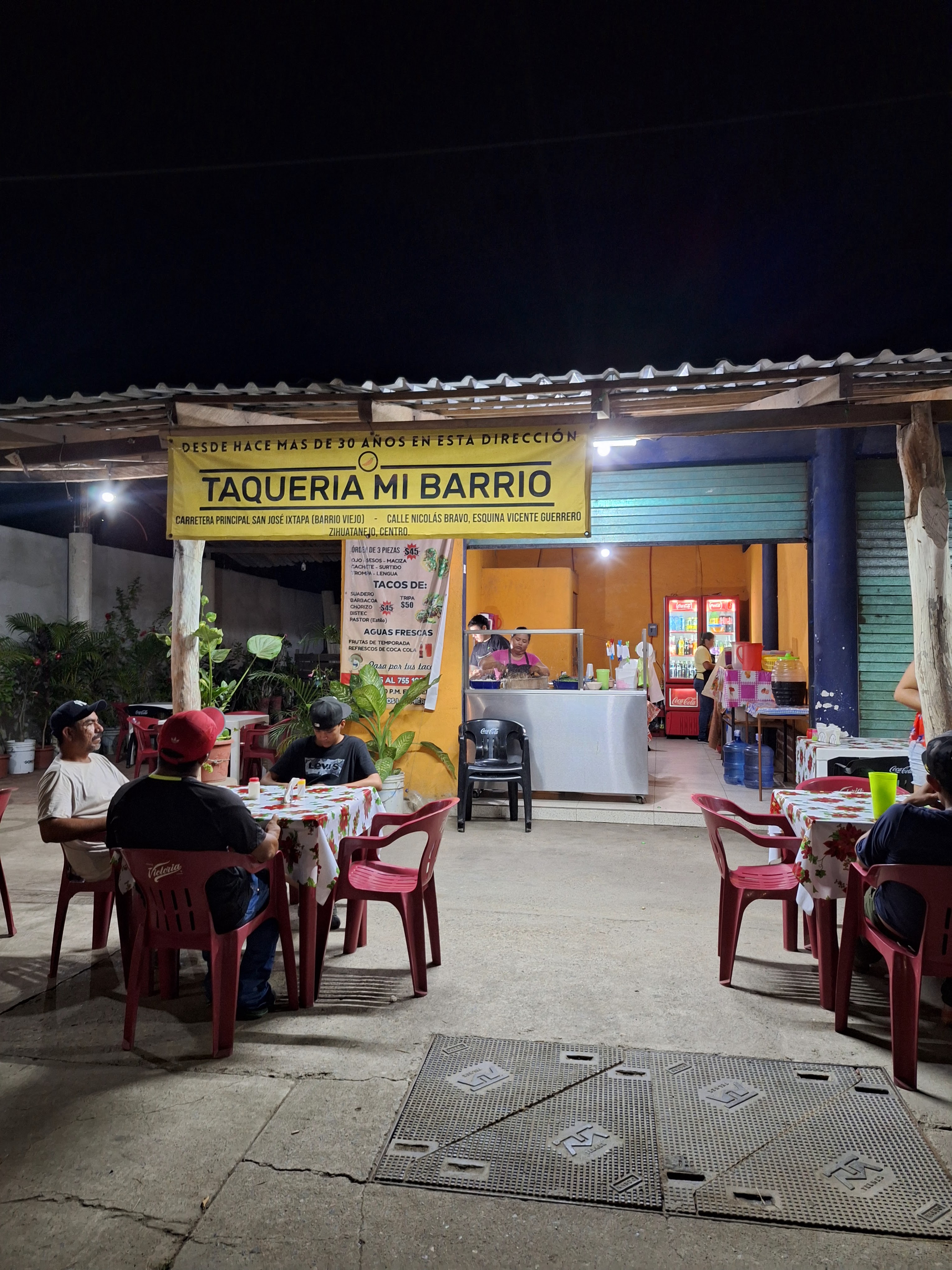 Taquería Mi Barrio Serrano image 4