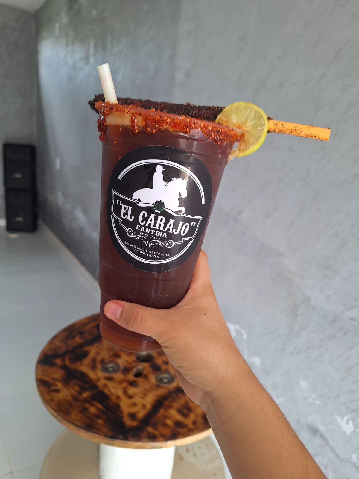 El Carajo urireo, Bar-Botanero image 3