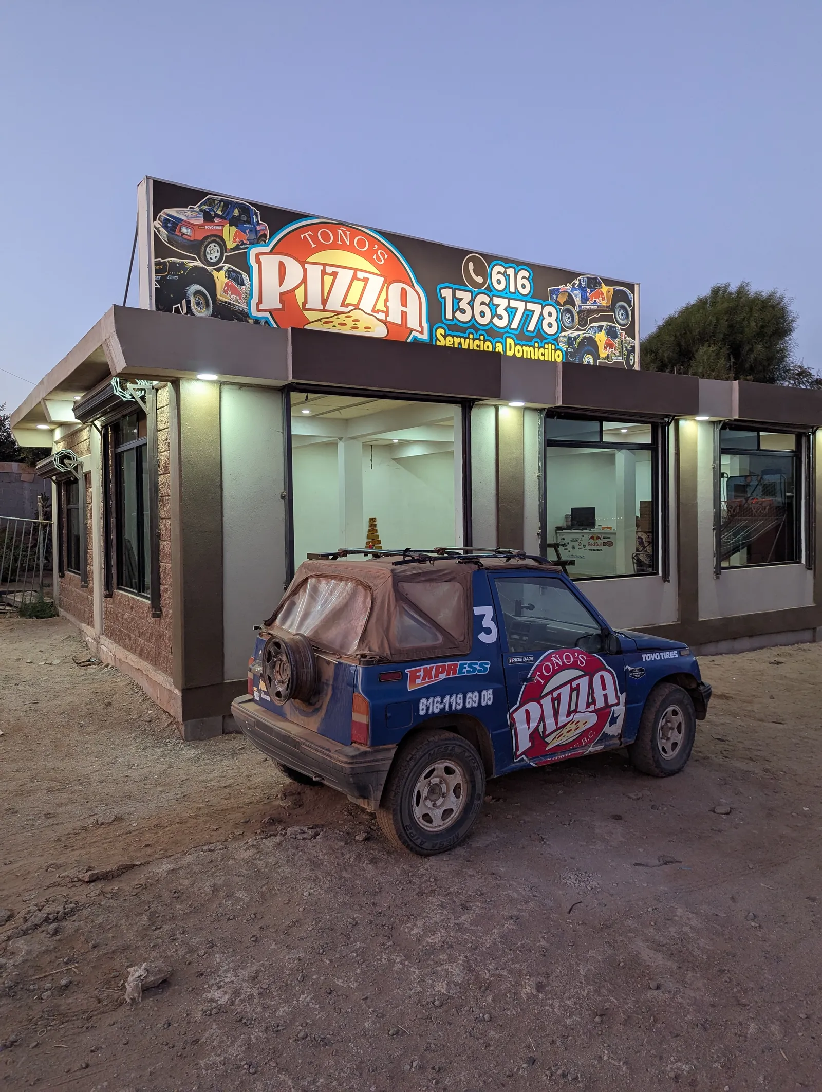 Toño's Pizza image 4