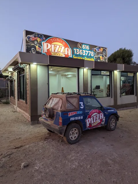 Toño's Pizza image 4