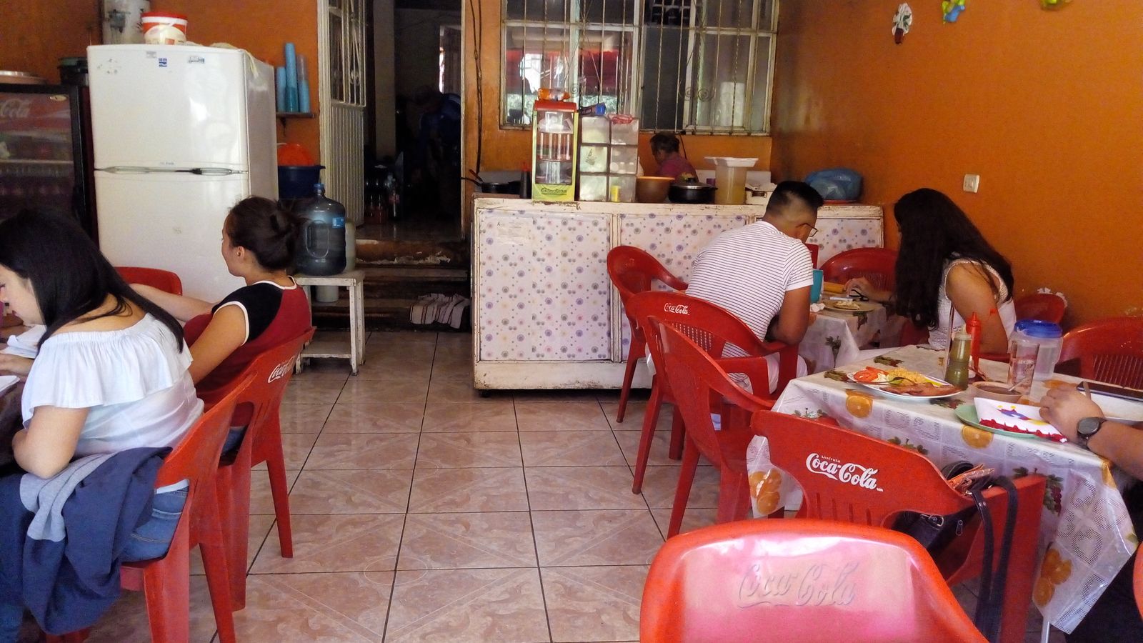 Loncheria Mimi image 2