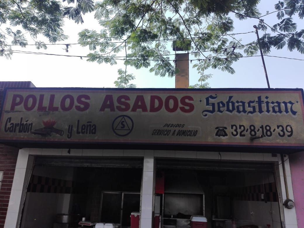 POLLOS ASADOS SEBASTIÁN image 1