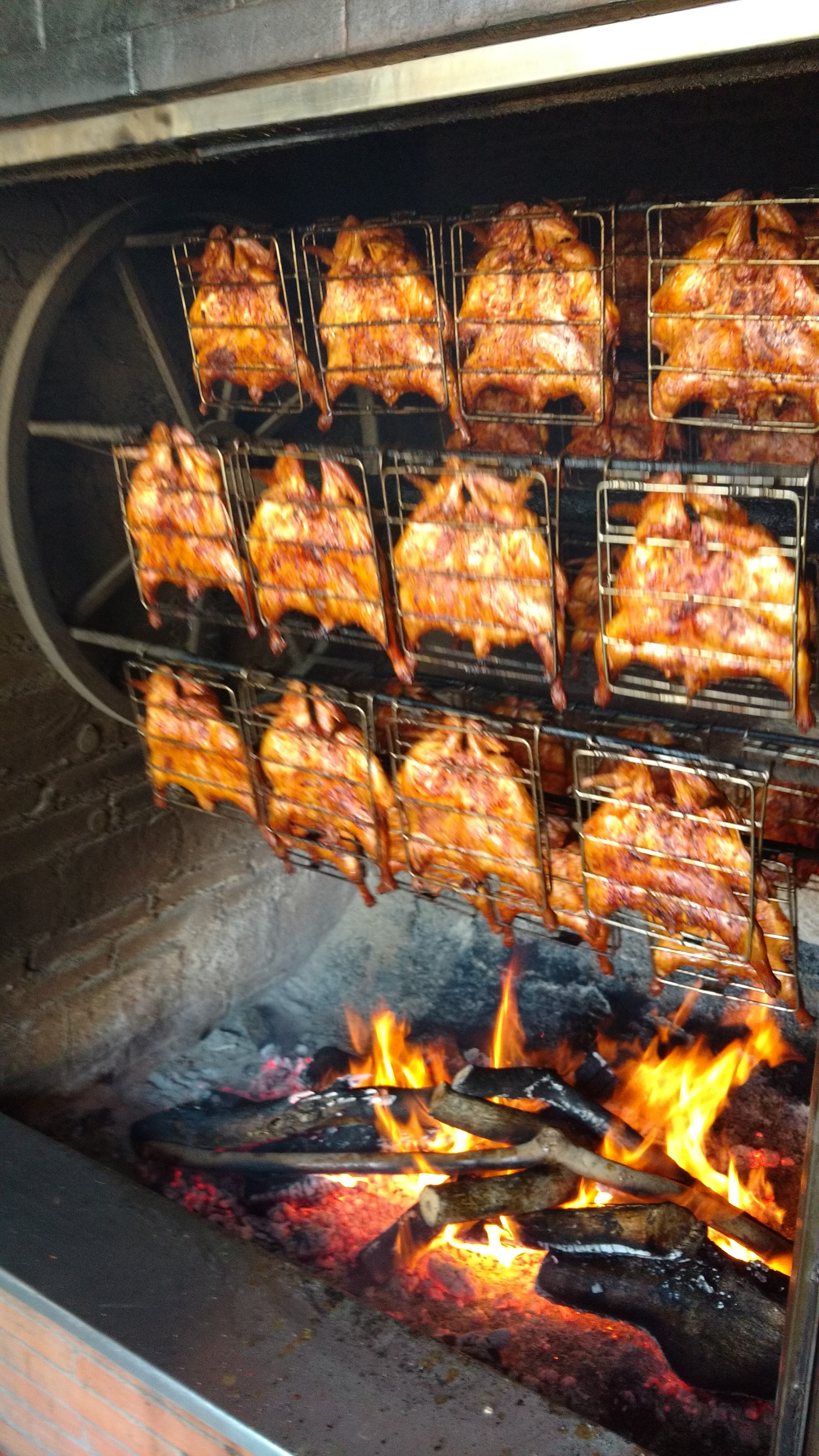 POLLOS ASADOS SEBASTIÁN image 2