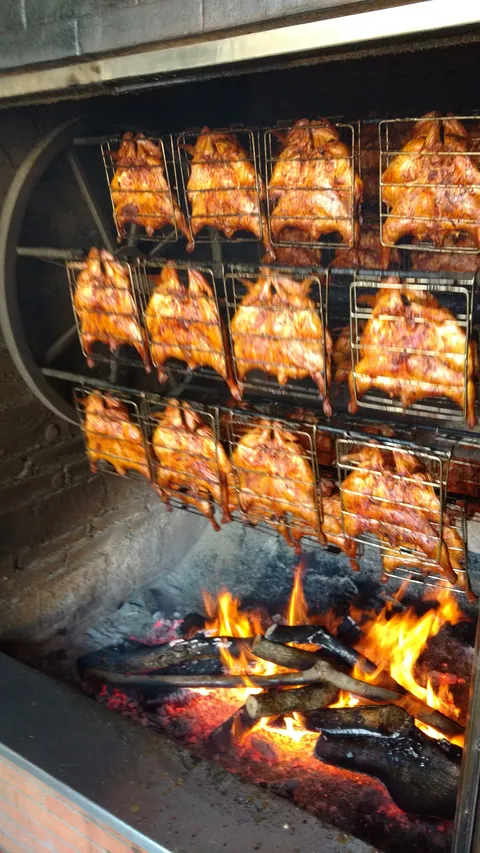 POLLOS ASADOS SEBASTIÁN image 2